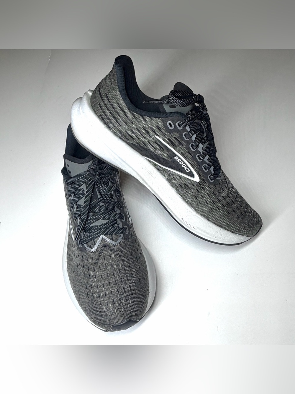 Brooks Women’s Hyperion Athletic Running Shoes Size- 7 Medium - Picture 6 of 8